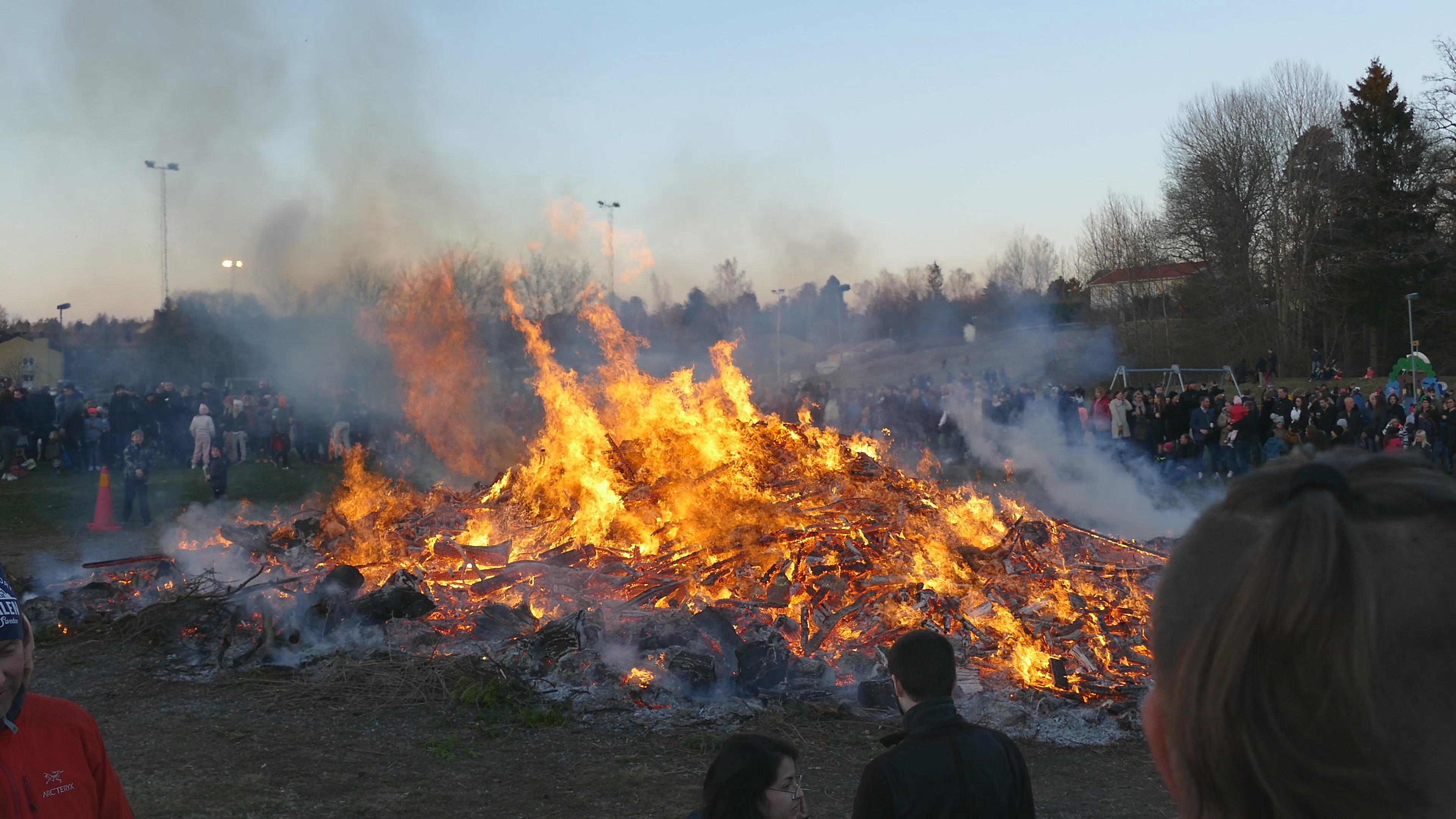 Valborgseld i Trollb�ckena